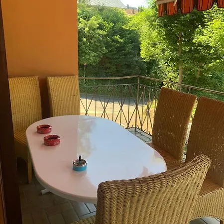 Schoene Fuer Monteure Bis Zu 8 Personen In Διαμέρισμα Burgbrohl