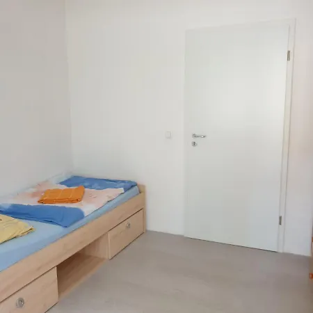 Apartment Schoene Fuer Monteure Bis Zu 8 Personen In *
