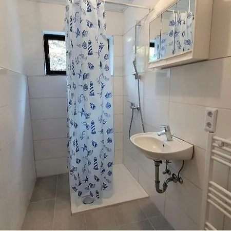 Schoene Fuer Monteure Bis Zu 8 Personen In Appartement Burgbrohl