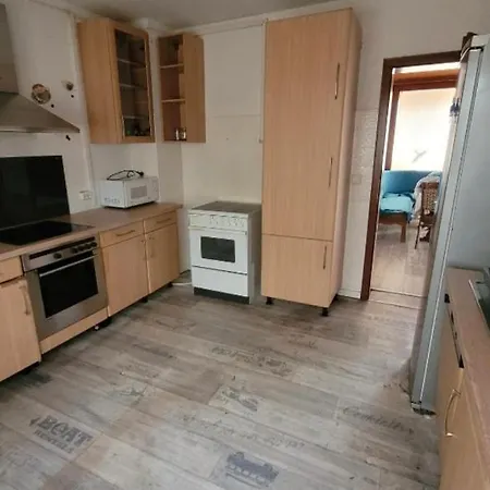 Apartment Schoene Fuer Monteure Bis Zu 8 Personen In Burgbrohl