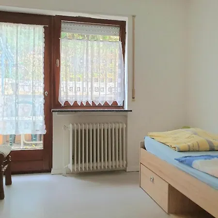 Apartment Schoene Fuer Monteure Bis Zu 8 Personen In *