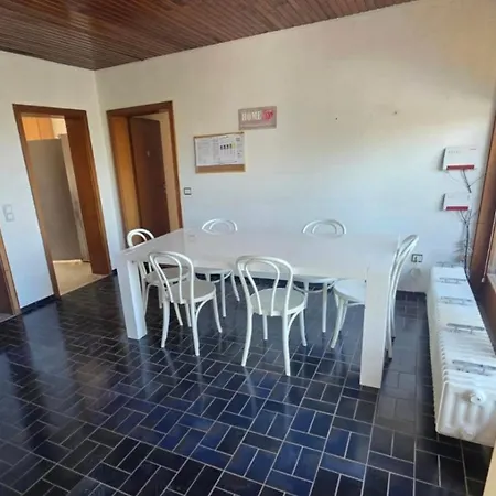 Schoene Fuer Monteure Bis Zu 8 Personen In Apartment Burgbrohl