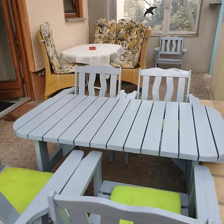 Schoene Fuer Monteure Bis Zu 8 Personen In Burgbrohl